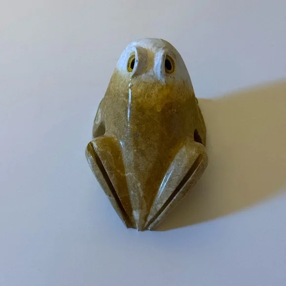 🐸Handcrafted Stone Frog Figurine - Picture 4 of 9